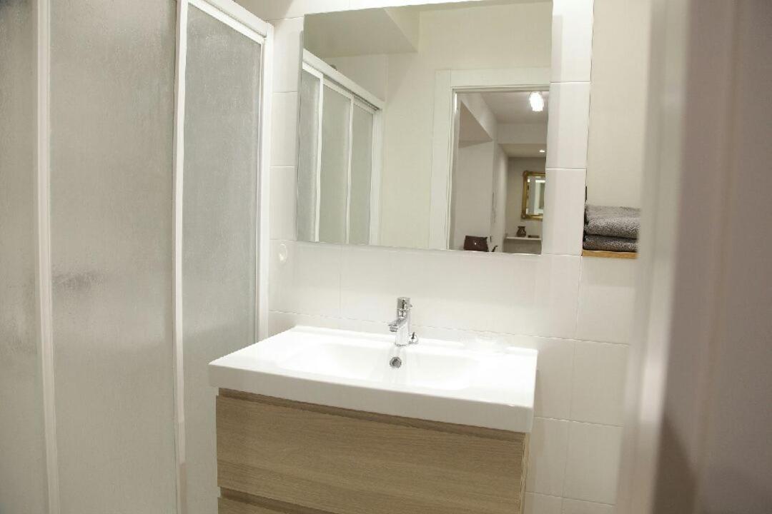 Apartamento Barrio De La Arena Gijon Bagian luar foto