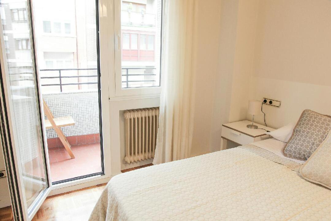 Apartamento Barrio De La Arena Gijon Bagian luar foto