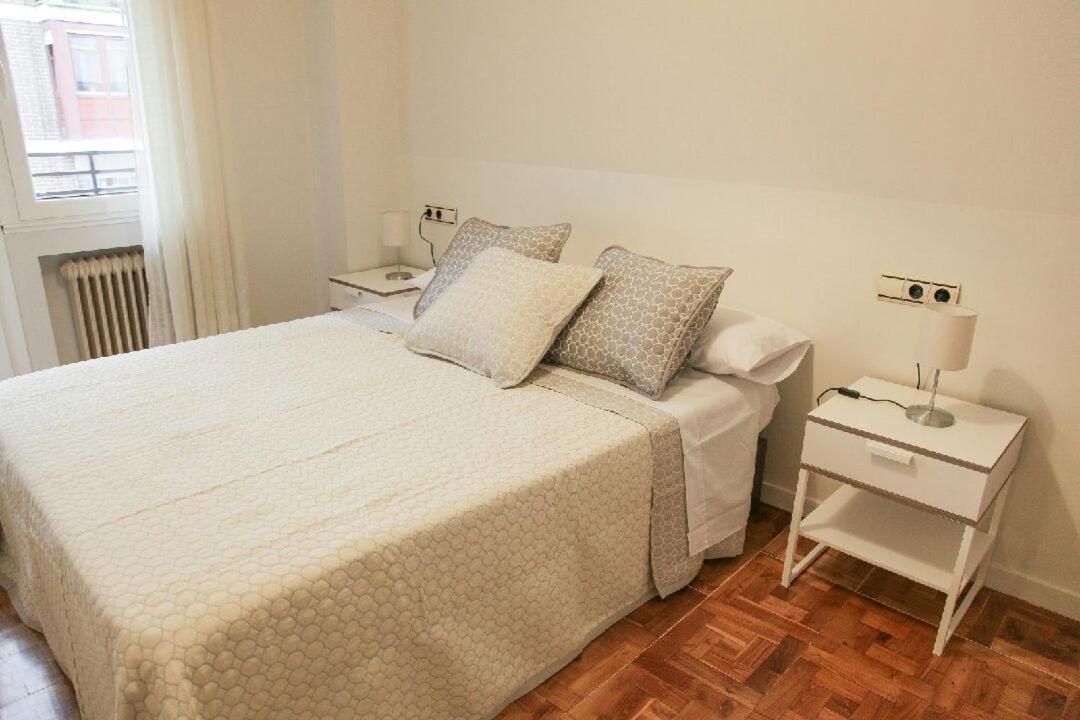 Apartamento Barrio De La Arena Gijon Bagian luar foto